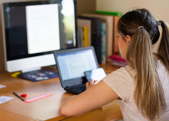 VCE là gì? Hướng dẫn cho học sinh & phụ huynh tại Victoria